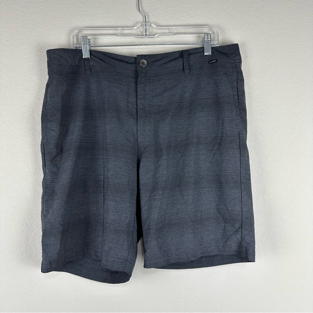 Travis Mathew Dark Gray Black Flat Front Shorts Size 36